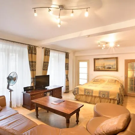 By Bhg Hotel Prague