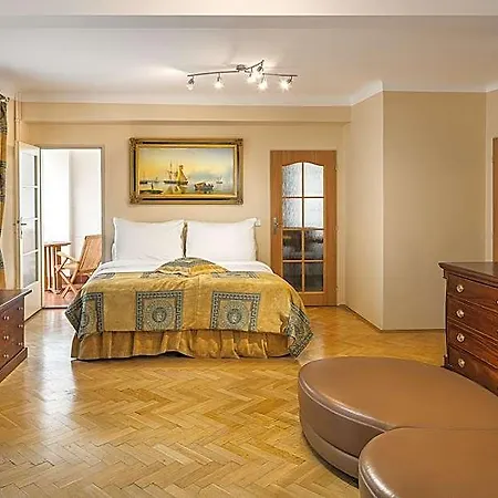 Bhg Hotel Praga