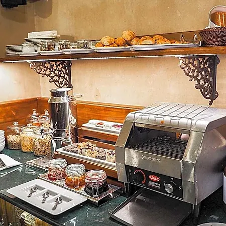 Bhg Hotel 4*